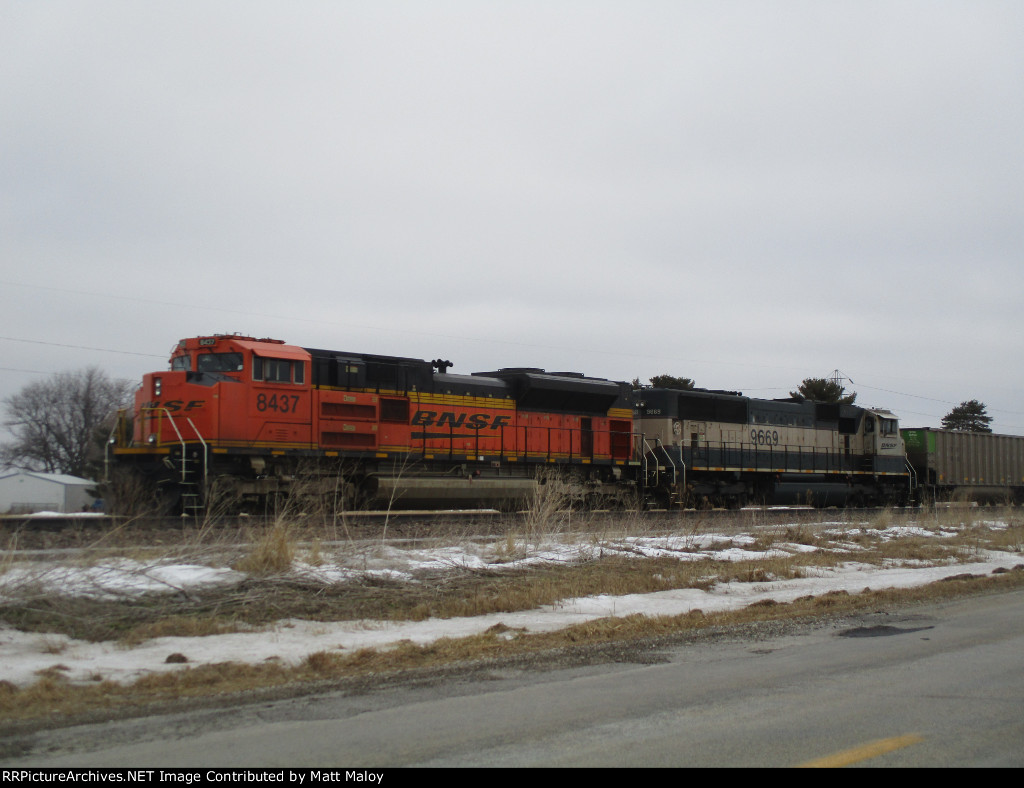 BNSF 8437